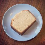 Pound cake with fig leaf syrup